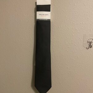 Van Heusen Elegant Black Necktie